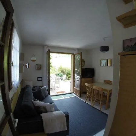 Appartement 2 Pieces Avec Terrasse Village *