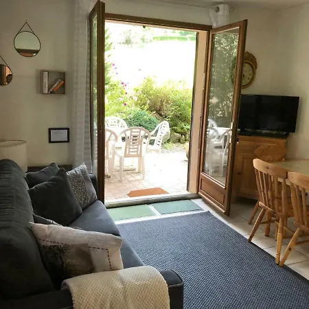 2 Pièces Avec Terrasse Village *